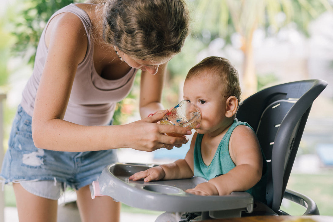 Eau et Alimentation pour Bébé à Tenerife : Voyagez l’esprit léger et le biberon prêt ! 🌊🍼